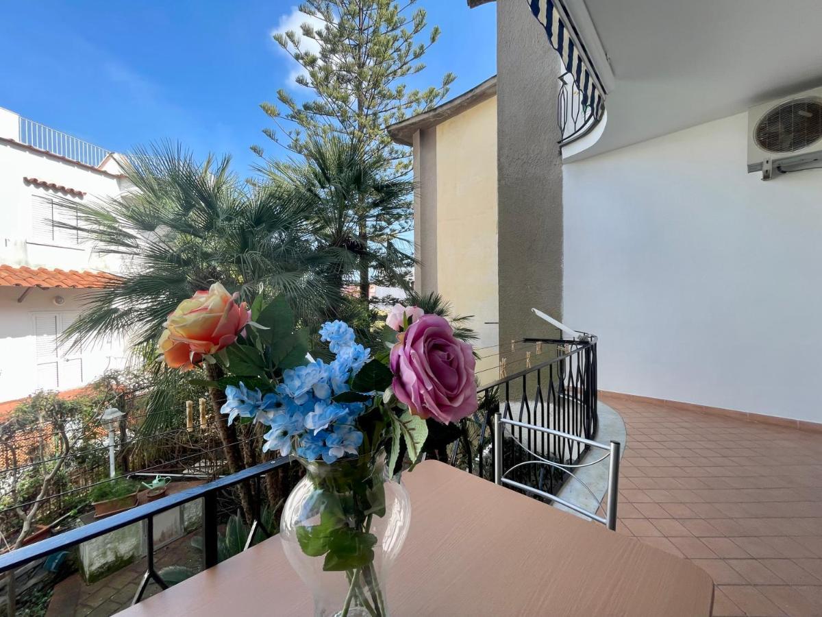 Casa Vacanze Mariafrancesca Ischia Bagian luar foto
